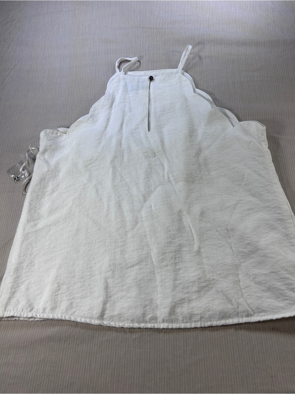 Cece White Sleeveless scalloped Square-Neck linen-look lined tank top - Picture 3 of 6